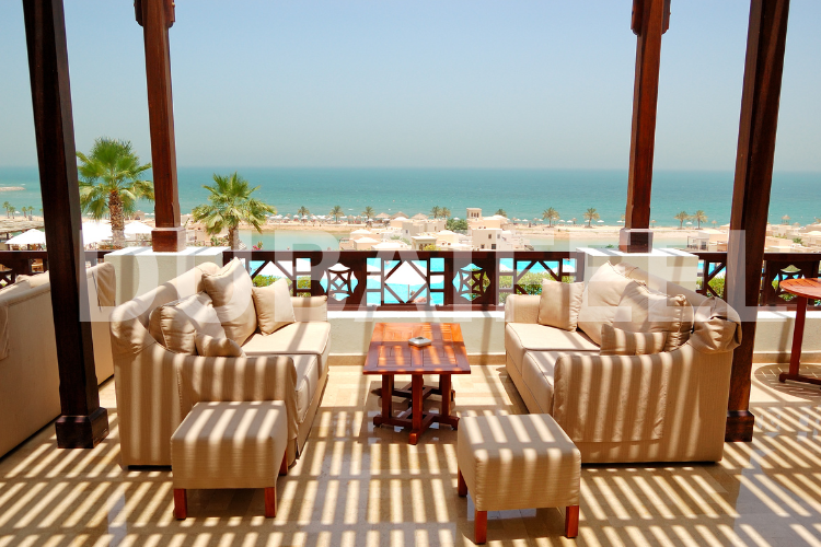 Dubai's Top 5 Beaches :La Mer beach 